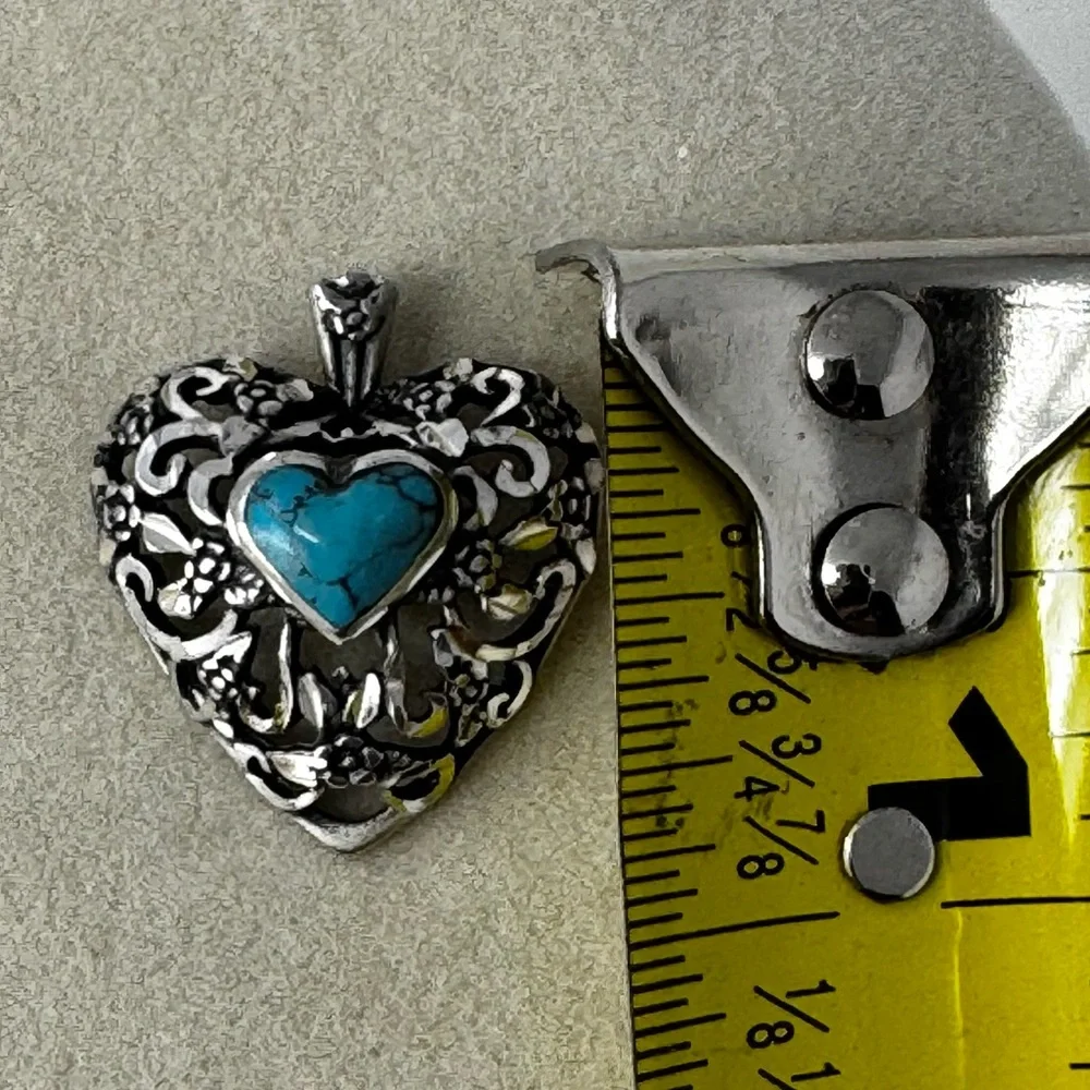 Vintage Sterling Silver southwestern Turquoise Heart Etched Floral Pendant - Picture 6 of 6